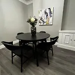 Near Hospital 2 Bedroom - Sleeps 4 - Self Check In - Fully Furnished Holiday home Carlisle (Cumbria)