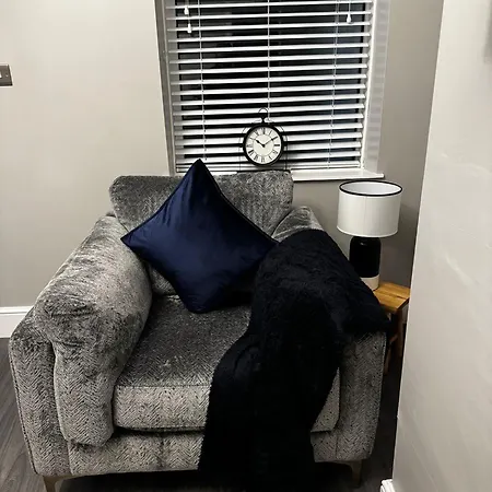 Near Hospital 2 Bedroom - Sleeps 4 - Self Check In - Fully Furnished Semesterbostad Carlisle (Cumbria)