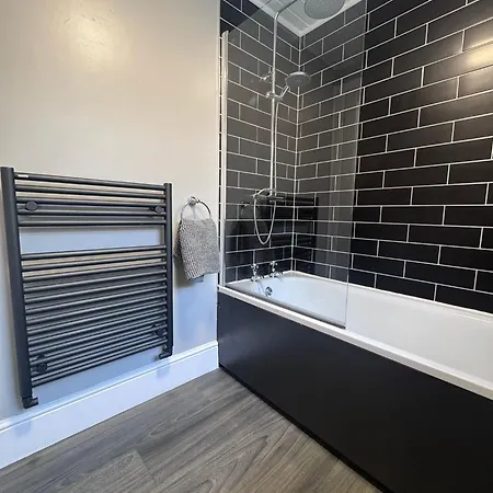 Semesterbostad Near Hospital 2 Bedroom - Sleeps 4 - Self Check In - Fully Furnished Carlisle (Cumbria)