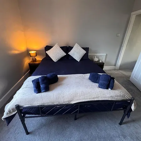 Near Hospital 2 Bedroom - Sleeps 4 - Self Check In - Fully Furnished Ferienhaus Carlisle (Cumbria)