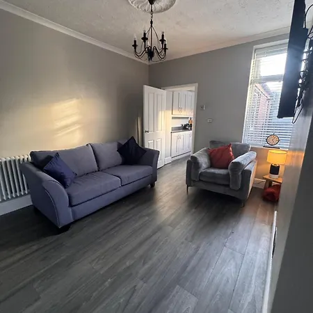 Near Hospital 2 Bedroom - Sleeps 4 - Self Check In - Fully Furnished Feriehus Carlisle (Cumbria)