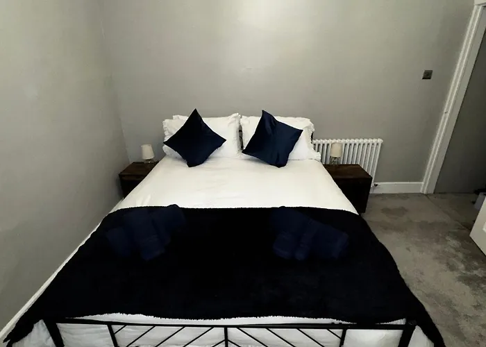 Near Hospital 2 Bedroom - Sleeps 4 - Self Check In - Fully Furnished Semesterbostad Carlisle (Cumbria)