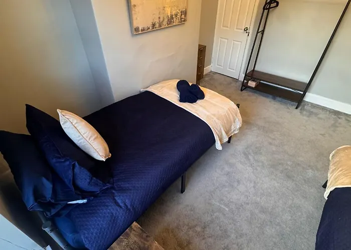 Holiday home Near Hospital 2 Bedroom - Sleeps 4 - Self Check In - Fully Furnished Carlisle (Cumbria)