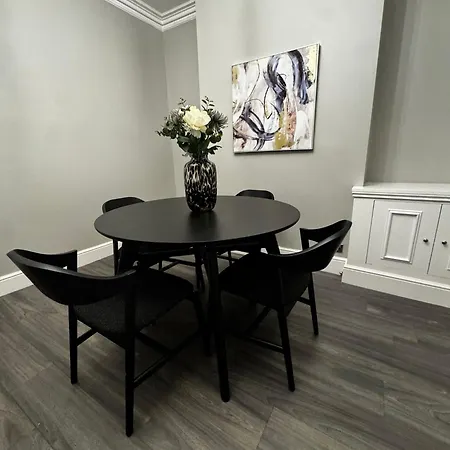 Near Hospital 2 Bedroom - Sleeps 4 - Self Check In - Fully Furnished Casa de Férias Carlisle (Cumbria)